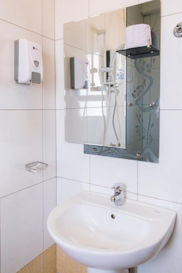 Kahondo Buffalo Hotel Kampala Makerere Экстерьер фото