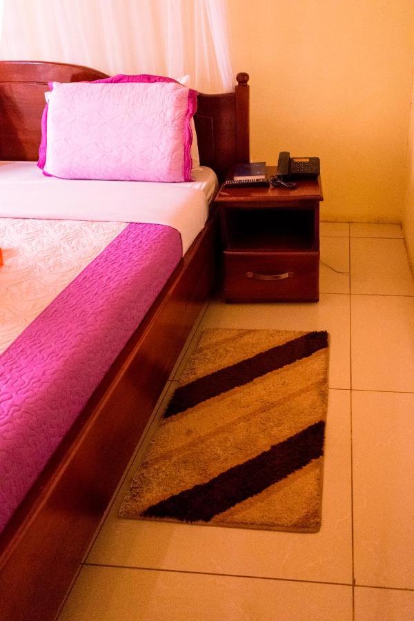 Kahondo Buffalo Hotel Kampala Makerere Экстерьер фото