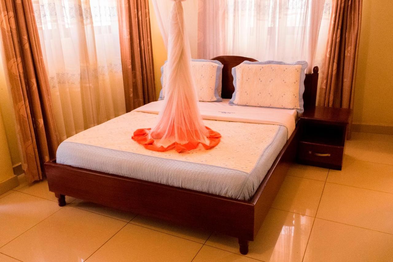 Kahondo Buffalo Hotel Kampala Makerere Экстерьер фото